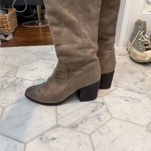 BP Tan Heeled Boots Sleek Suede Design